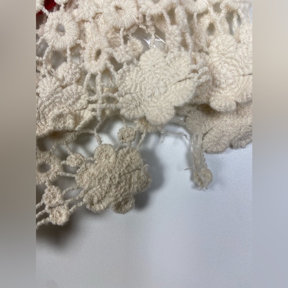 Umgee Rust color with cream crochet trim - Picture 5 of 9